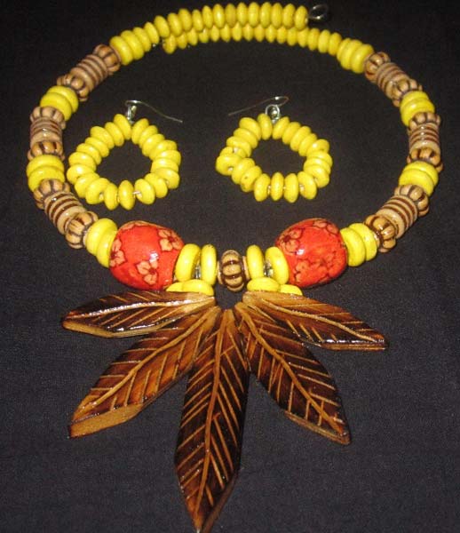 Beaded Leaf Necklace Set