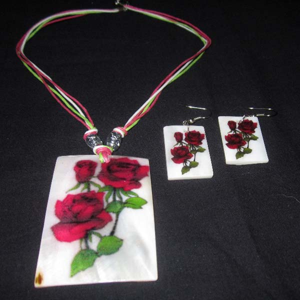 Shell Rose Necklace Set