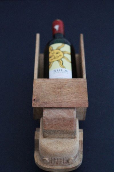 IVEI wooden bottle shaped shot glass holder