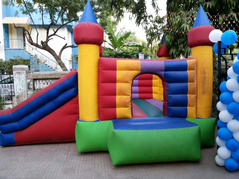 bouncy jumping  castle