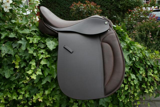 Multiporpose english saddle, Color : Brown
