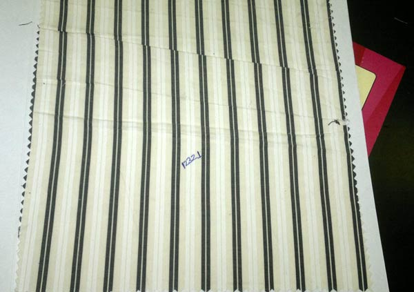 Striped Fabric, for Making Garments, Feature : Anti-Wrinkle, Impeccable Finish