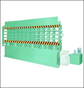 PRE CURED TREAD PRESS