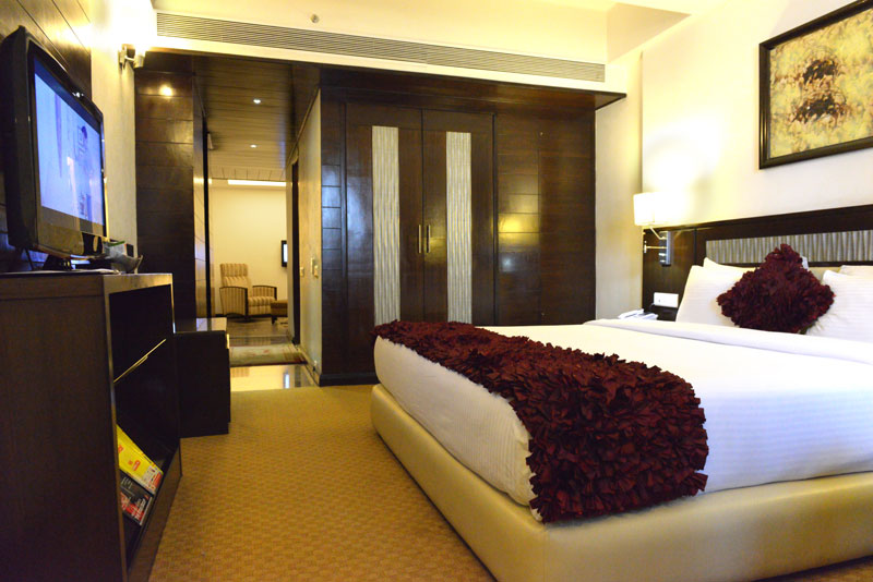 benquet & Swimming Pool Retailer Regenta Central Ashok Chandigarh