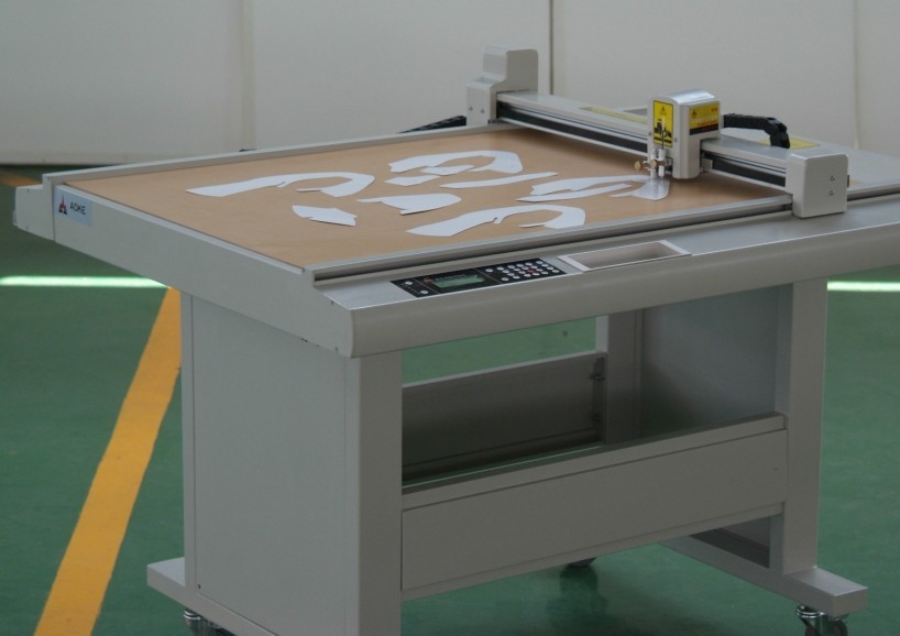 Plastic Advertising Paper Cutting Machine Plastic Advertising Paper Cutting Machine