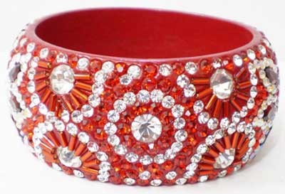 MCC - 1372 Beaded Bangle, Packaging Type : Wooden Box