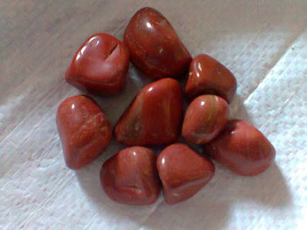 red jespar pebbles stone