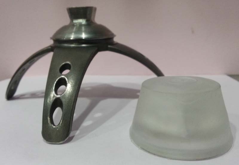 PROSTHETIC THREE PRONG ADAPTER WITH FIXED PYRAMID