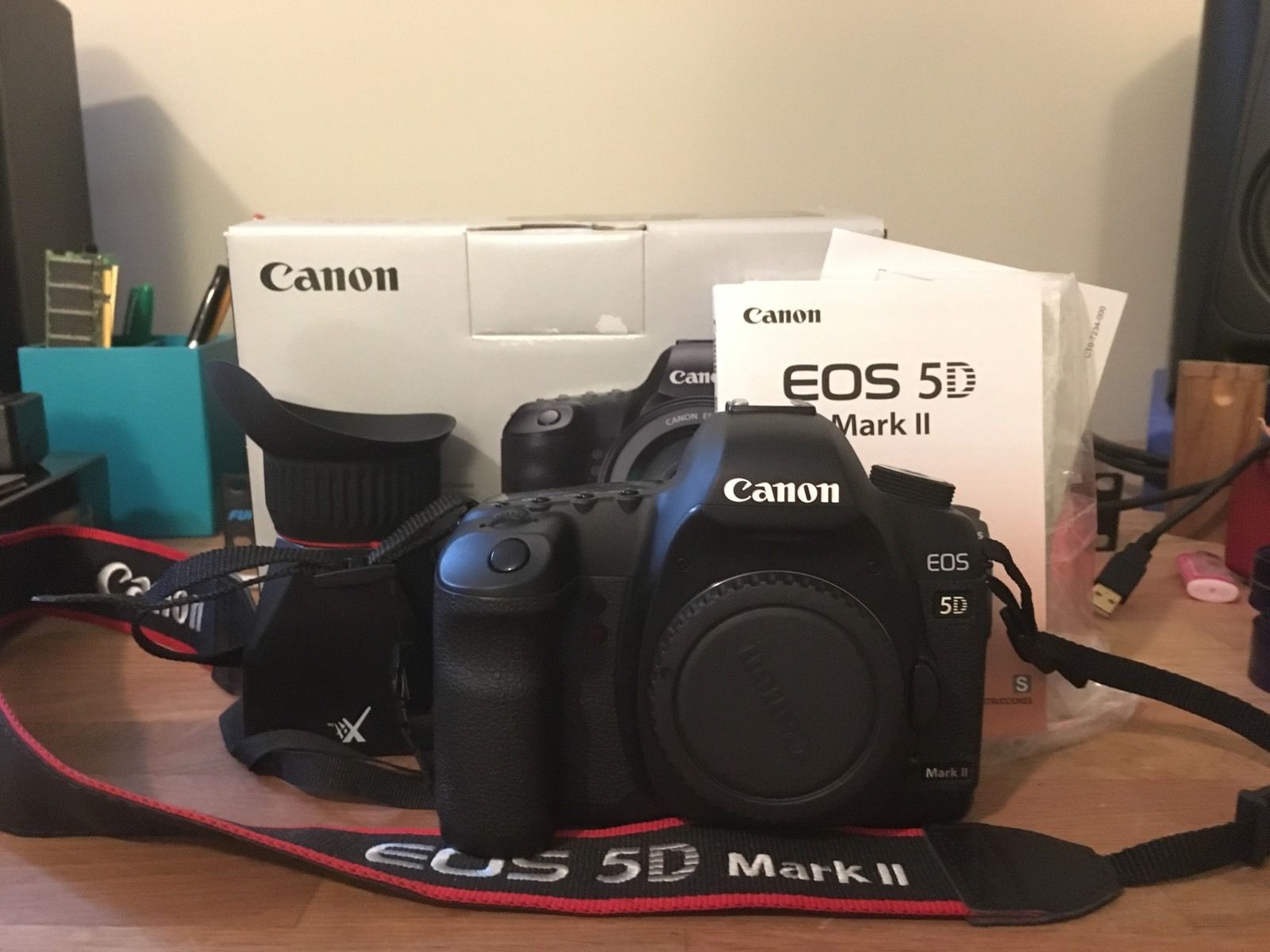 Canon Eos 5d Mark Ii 21.1 Mp Digital Slr Camera  Ef 24