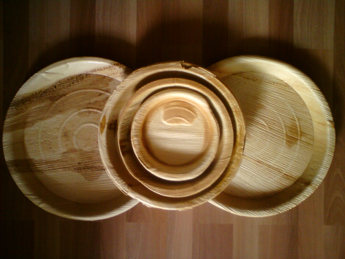 Round areca leaf plates, for Serving Food, Feature : Biodegradable, Eco Friendly, Light Weight