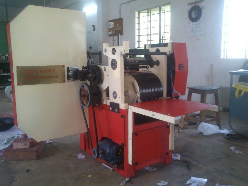 Paper covering machine