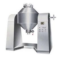 Vacuum dryer