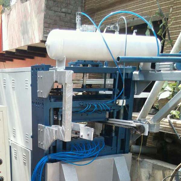 Vacuume forming machine