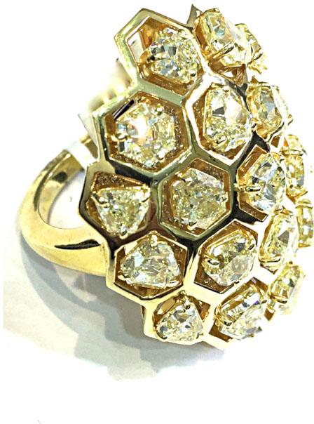 Fancy yellow diamond honeycomb ring