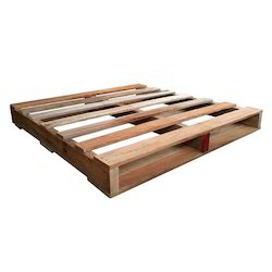 Two Way Wood Pallets with Logs