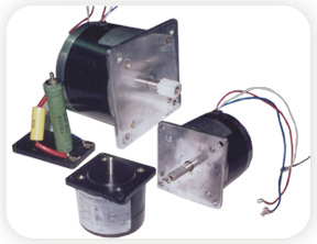 Reversible synchronous motors