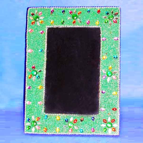 PF-02 Lac Photo Frame, Packaging Type : Packet