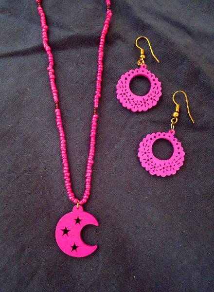 Wooden Fancy Pink Necklace Set, Gender : Female