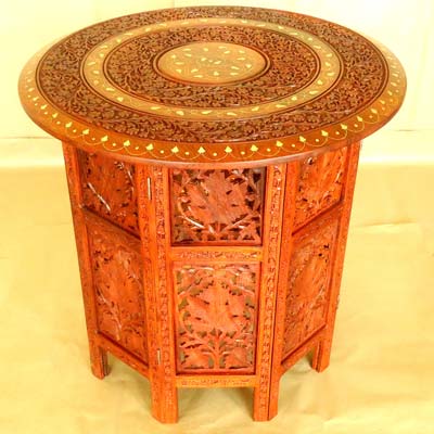 Wooden Round Table (01)