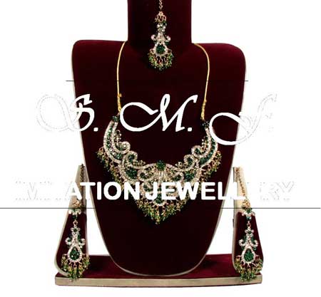 Item Code : CSNS 001 Colored Stone Necklace Set