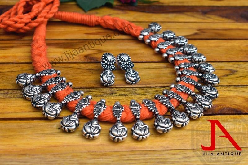 TMTCN-003 Thread Necklace Set
