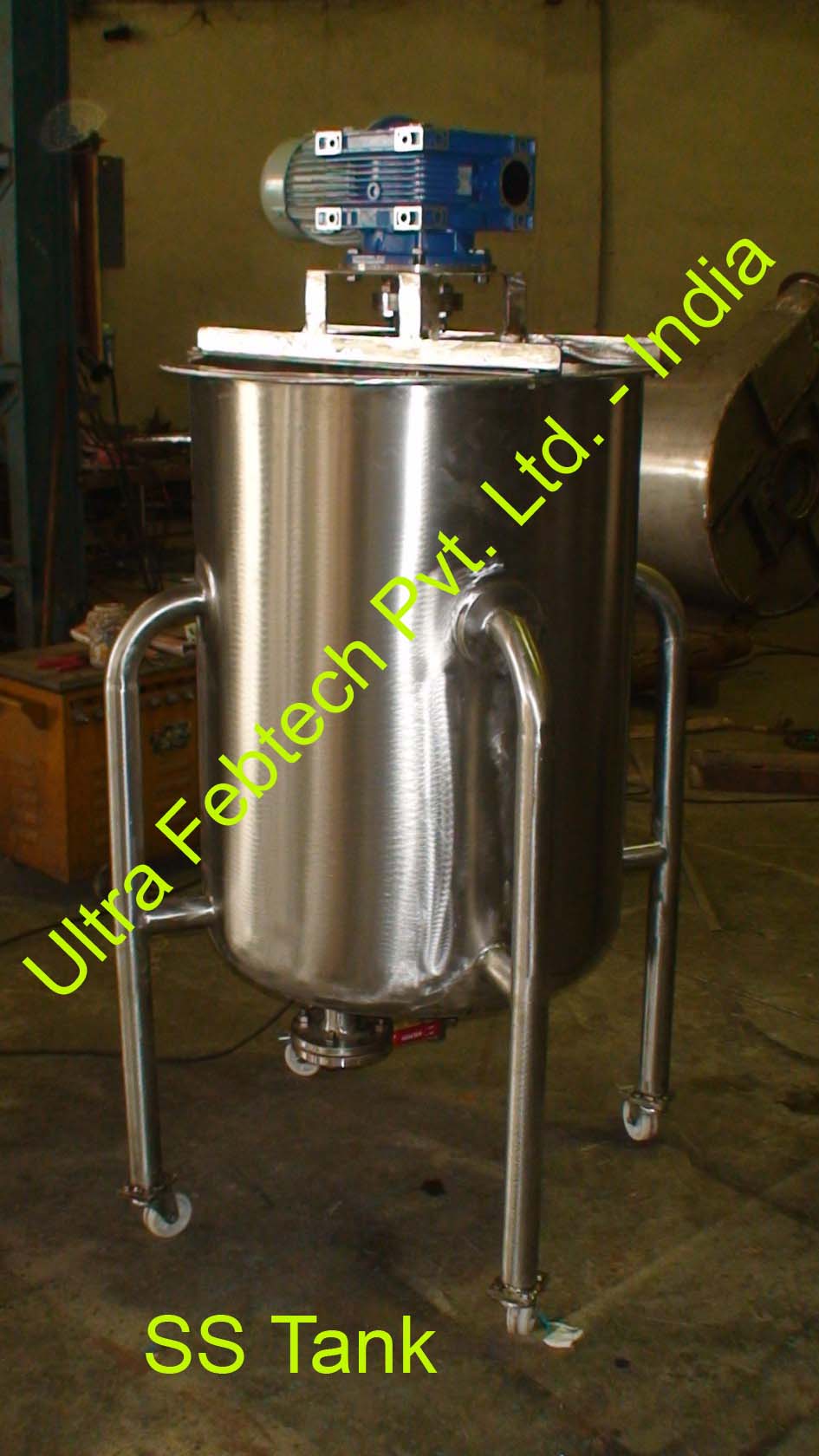 Polished Steel Solution Storage Tank, Capacity : 100-1000ltr