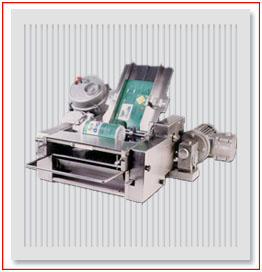 Semi-automatic Labeling Machine