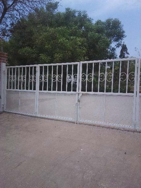 Rectangular Metal Polished Front Gates, for College, Parking Area, Width : 2-4ft