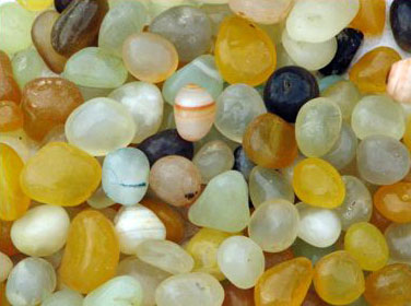Mixed Onyx Polished Pebbles Stones, for Countertops