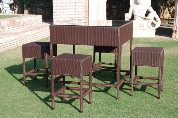 NORTHAMPTON OUTDOOR BAR STOOLS SET