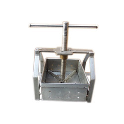 Hand Operated Paneer Press Machine