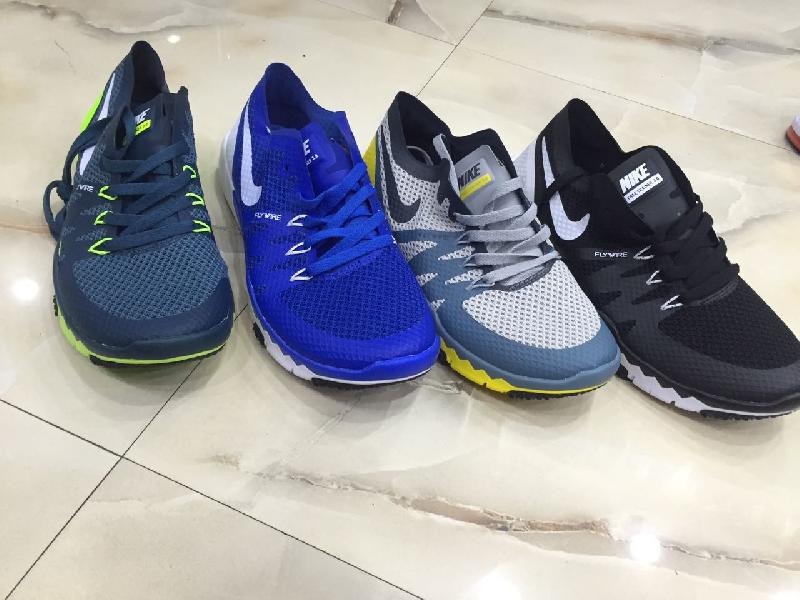 Hacer la vida inundar unidad Mens Nike Sports Original Shoes, Gender : Male, Feature : Perfect Finish  High Comfort. at Best Price in Dungarpur