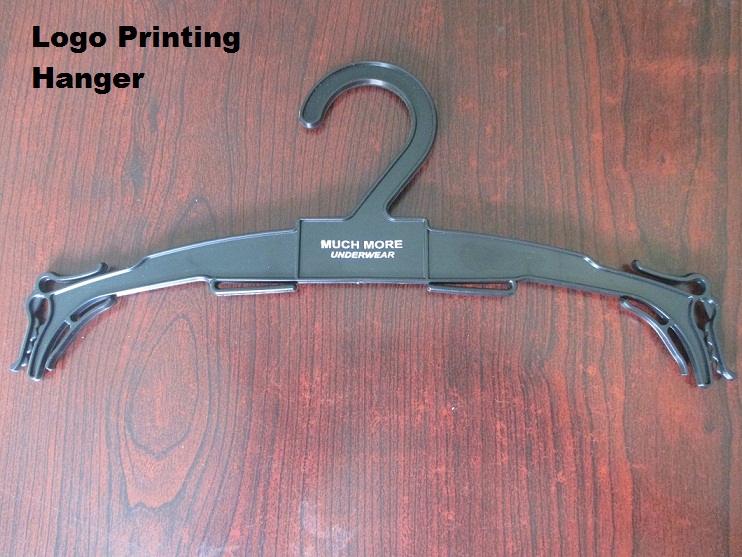 logo print hanger