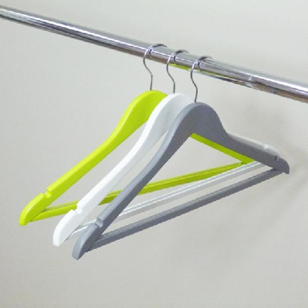 molded plastic hangers