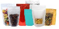 Food packaging pouch