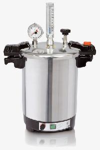 Portable Autoclave (cooker Type) (plt-105 E)