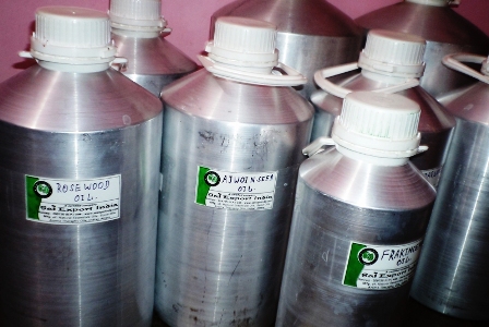 Eucalyptus oil, Packaging Type : Glass Bottels