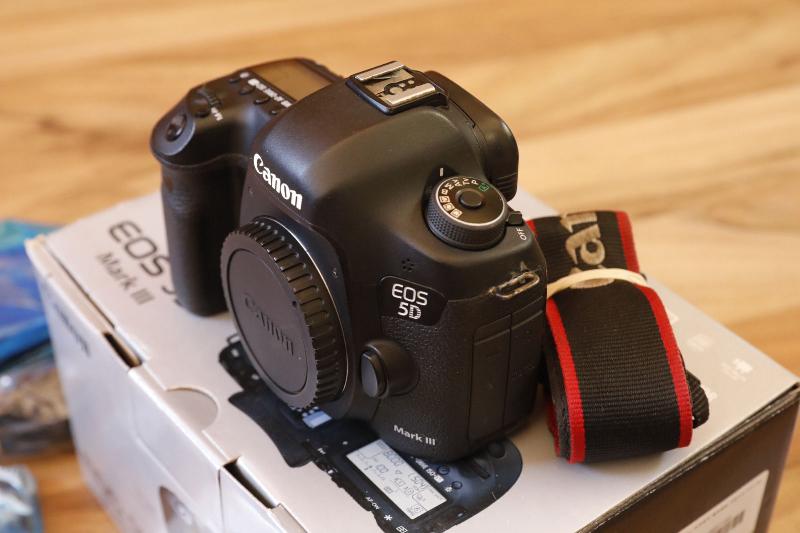 Canon Eos 5d Mark Iii Digital Slr Camera