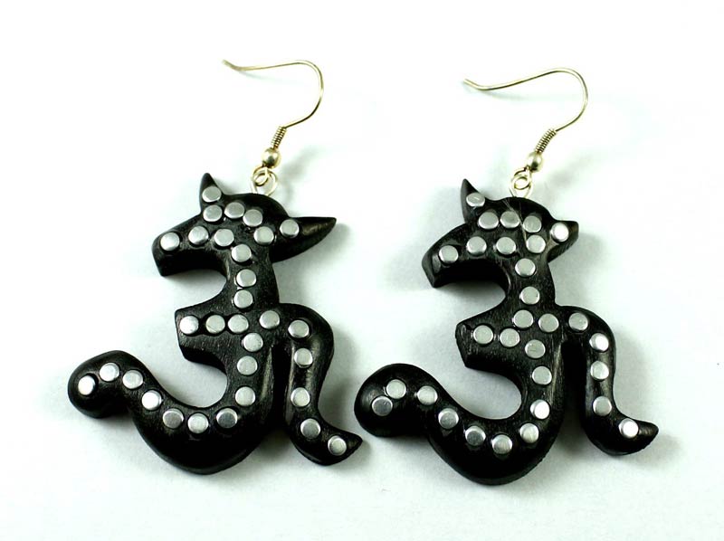 A Pair of Black Coconut Fake Gauge Wood Treditional Wooden Earrings