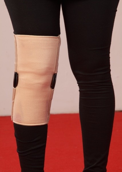 Beige Knee Cap With Hinges, For Pain Relief, Size : M