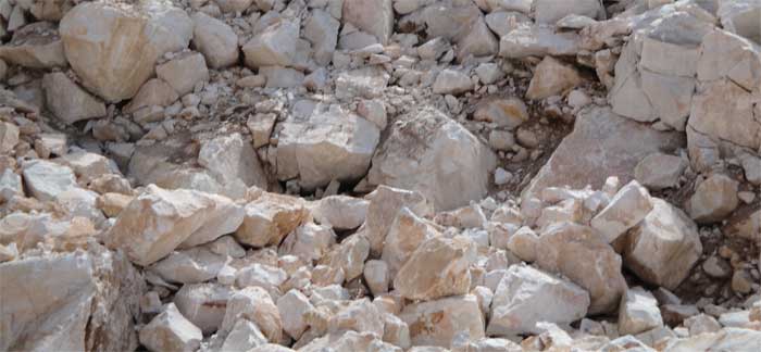 Plain Potash Feldspar, Quality : Grits Lumps