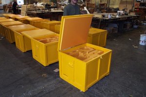 FOAM LINED CRATES