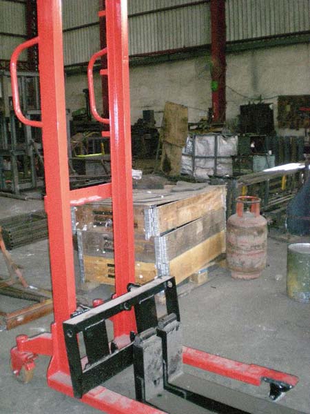 Square Hydraulic Hand Pallet Stacker, for Lifting Goods, Moving Goods, Certification : CE Certified