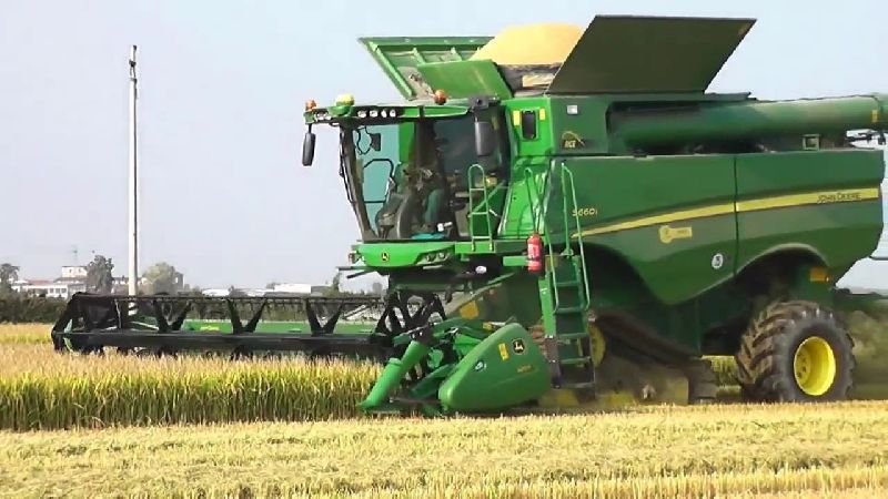 Rice Combine Harvester