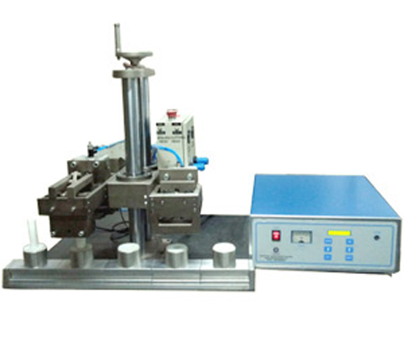 Ultrasonic sealing machine