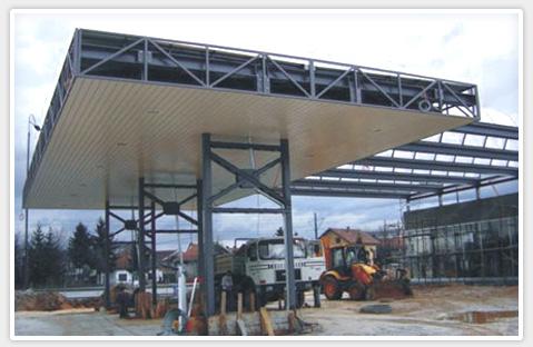 Prefabricated metal building