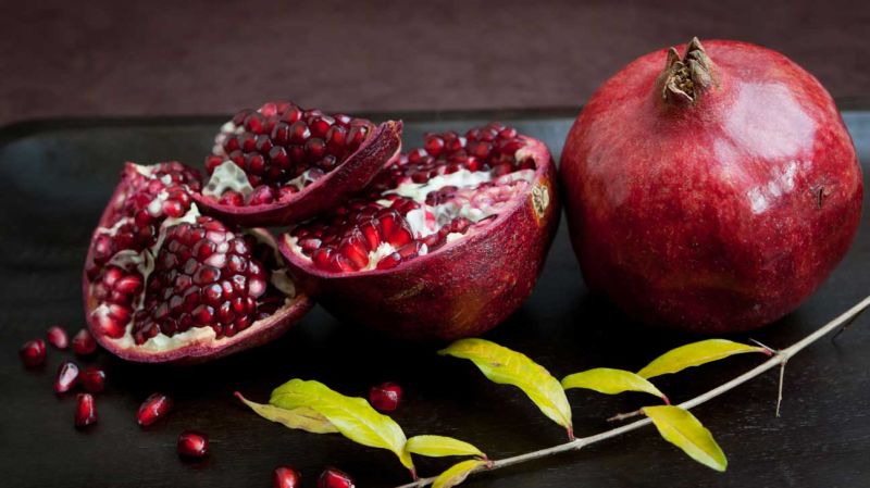 Organic fresh pomegranate, Variety : Bhagwa