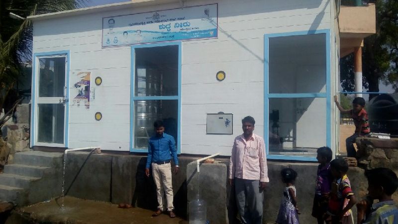 Mineral water vending machine