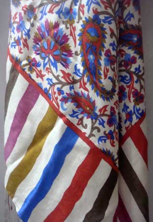 Printed Silk Stoles, Feature : Comfortable, Impeccable Finish