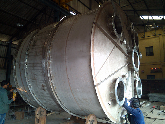 Storage Tank and Measuring Vessels, Capacity : 500-1000 Ltr